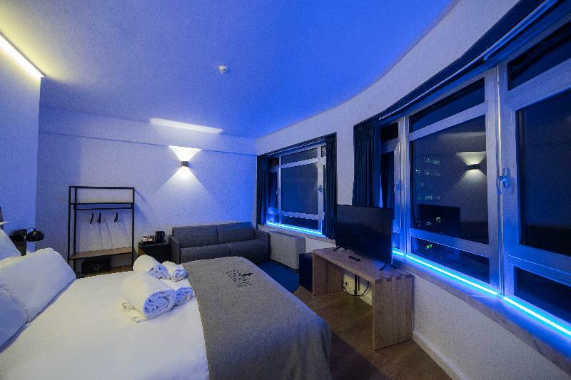 Room00